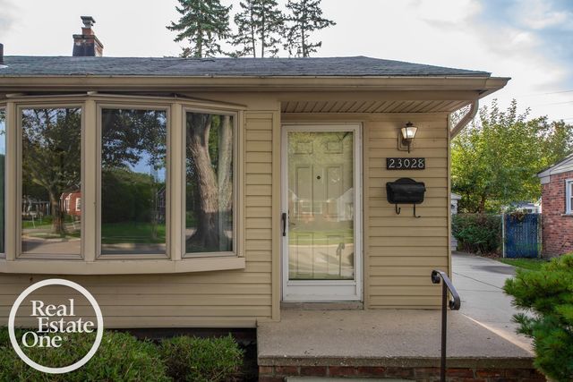 23028 Sanders Street, Saint Clair Shores, MI 48080