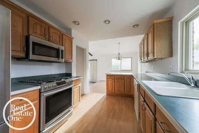 23028 Sanders Street, Saint Clair Shores, MI 48080