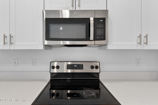 292 ANNIES Place, Jacksonville, FL 32218