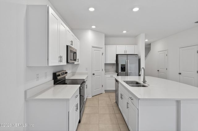 292 ANNIES Place, Jacksonville, FL 32218