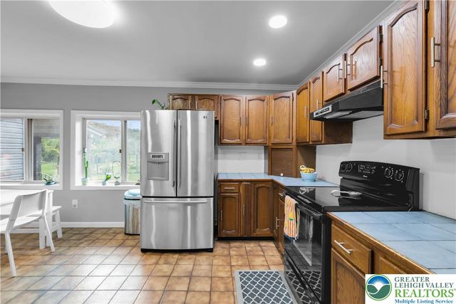 2242 Church Road, Salisbury Twp, PA 18015