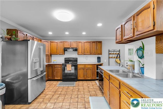 2242 Church Road, Salisbury Twp, PA 18015