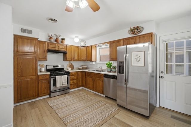 905 Long Road, Glenview, IL 60025