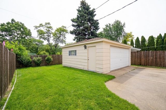 905 Long Road, Glenview, IL 60025