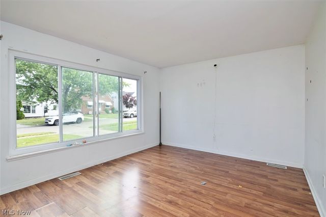 8115 Liberty Avenue, Parma, OH 44129