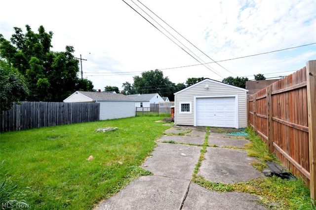 8115 Liberty Avenue, Parma, OH 44129