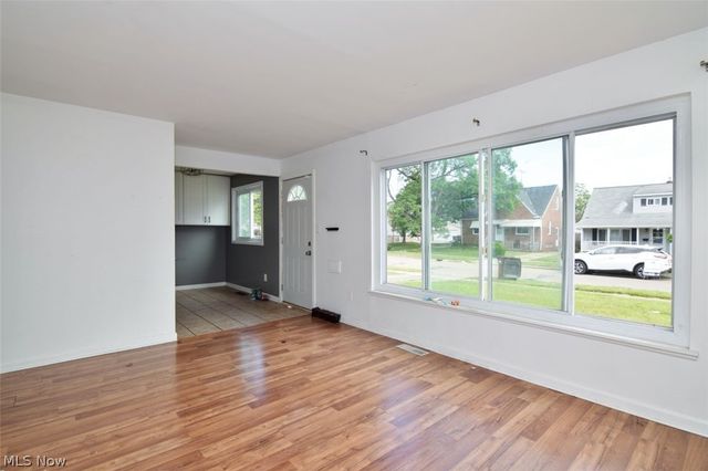8115 Liberty Avenue, Parma, OH 44129