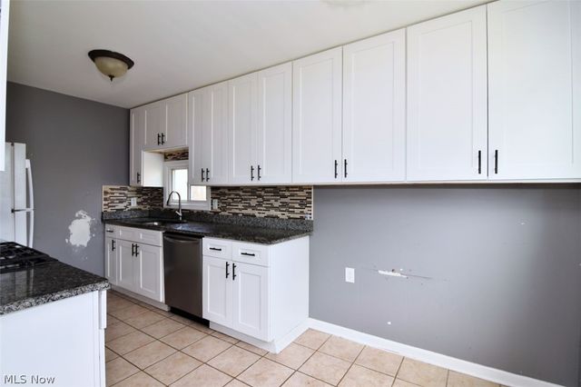 8115 Liberty Avenue, Parma, OH 44129