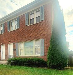 2207 Williamsburg Drive, Waukegan, IL 60085