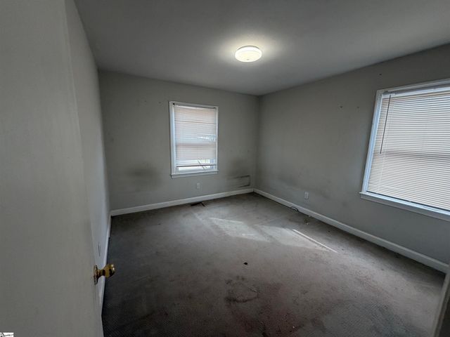 107 Looneybrook Drive, Fountain Inn, SC 29644