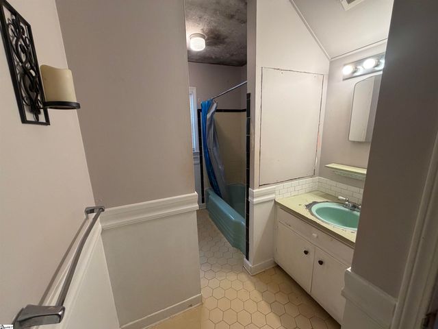 107 Looneybrook Drive, Fountain Inn, SC 29644