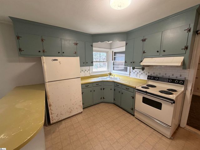 107 Looneybrook Drive, Fountain Inn, SC 29644