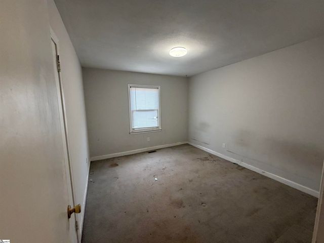 107 Looneybrook Drive, Fountain Inn, SC 29644