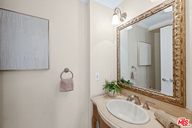 10935 Missouri Avenue B, Los Angeles, CA 90025