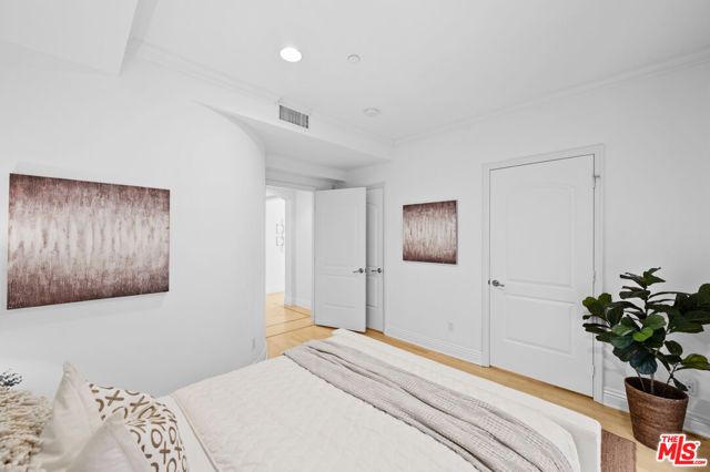 10935 Missouri Avenue B, Los Angeles, CA 90025