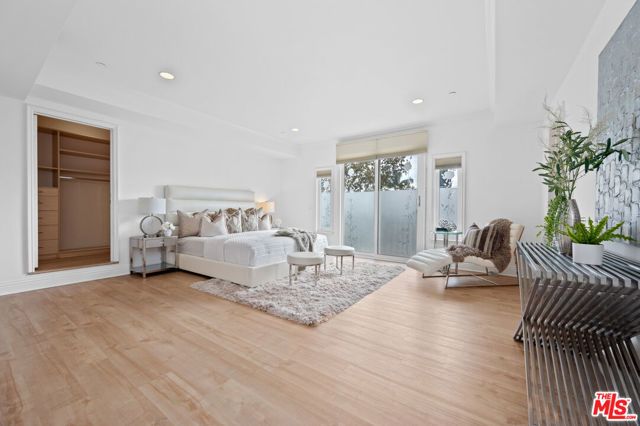 10935 Missouri Avenue B, Los Angeles, CA 90025