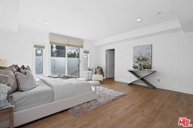 10935 Missouri Avenue B, Los Angeles, CA 90025