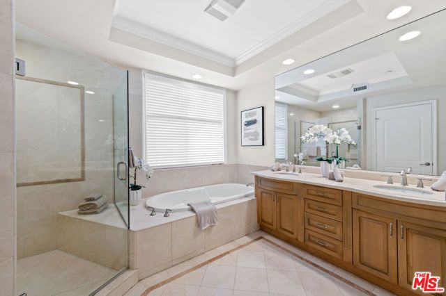 10935 Missouri Avenue B, Los Angeles, CA 90025