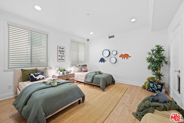 10935 Missouri Avenue B, Los Angeles, CA 90025