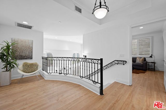 10935 Missouri Avenue B, Los Angeles, CA 90025