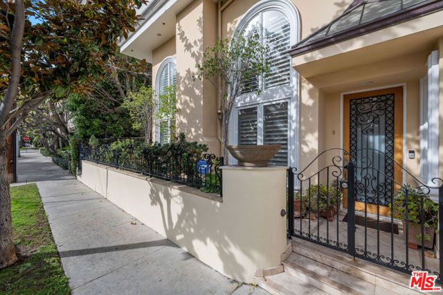 10935 Missouri Avenue B, Los Angeles, CA 90025