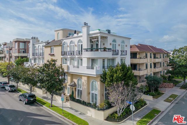 10935 Missouri Avenue B, Los Angeles, CA 90025