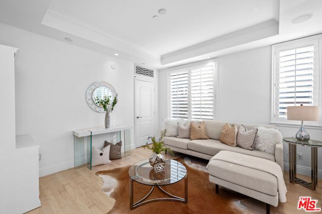 10935 Missouri Avenue B, Los Angeles, CA 90025