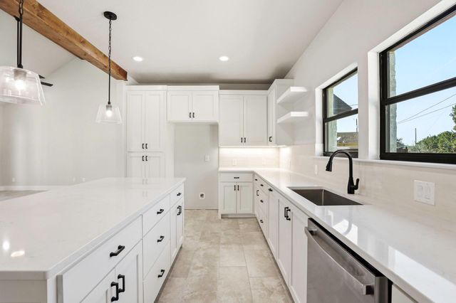 1615 Rocky Ridge Loop, Canyon Lake, TX 78133