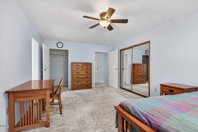 2204 Lampman Road, Gold Hill, OR 97525