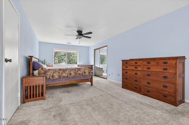2204 Lampman Road, Gold Hill, OR 97525