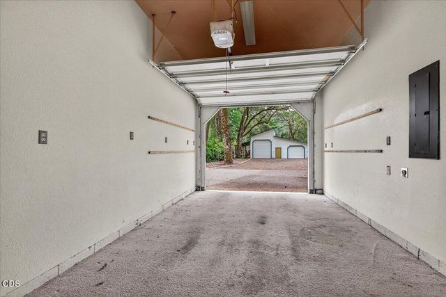 2204 Lampman Road, Gold Hill, OR 97525