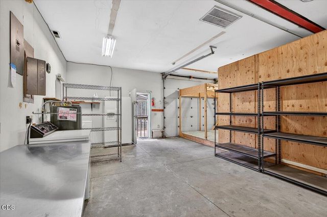 2204 Lampman Road, Gold Hill, OR 97525