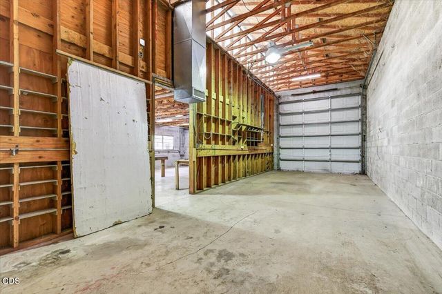 2204 Lampman Road, Gold Hill, OR 97525