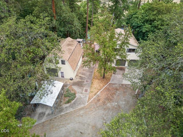 2204 Lampman Road, Gold Hill, OR 97525