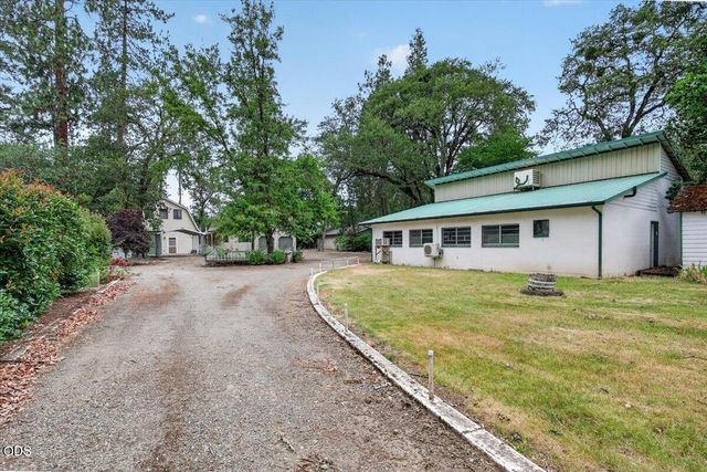 2204 Lampman Road, Gold Hill, OR 97525