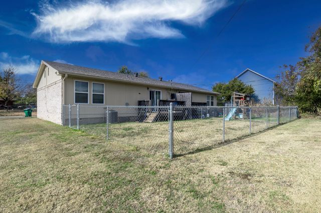 309-311 Lilac Drive, Granbury, TX 76049