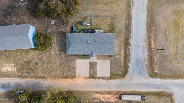 309-311 Lilac Drive, Granbury, TX 76049