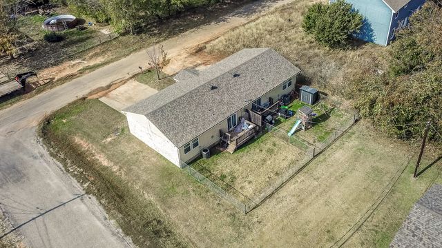 309-311 Lilac Drive, Granbury, TX 76049