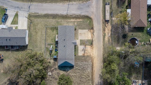 309-311 Lilac Drive, Granbury, TX 76049