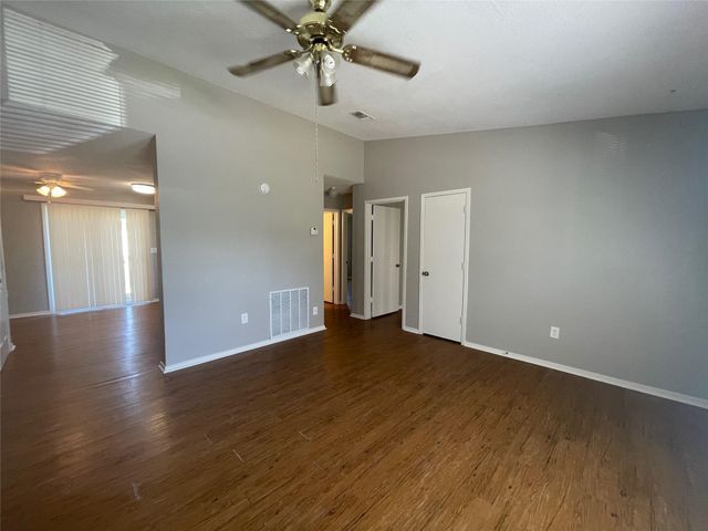 309-311 Lilac Drive, Granbury, TX 76049