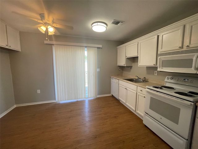 309-311 Lilac Drive, Granbury, TX 76049