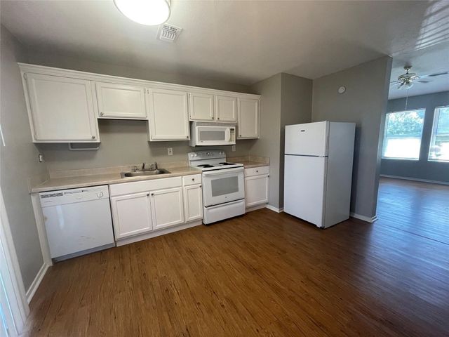 309-311 Lilac Drive, Granbury, TX 76049