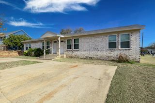 309-311 Lilac Drive, Granbury, TX 76049