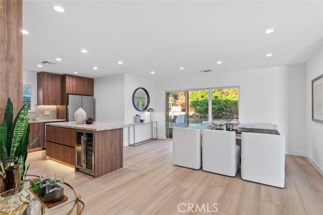 8372 Outland View Drive, Sun Valley (los Angeles), CA 91352