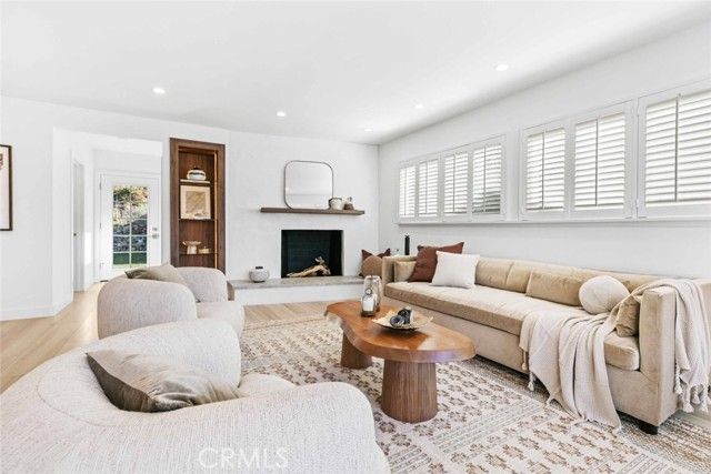 8372 Outland View Drive, Sun Valley (los Angeles), CA 91352