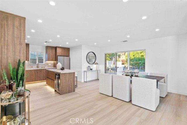 8372 Outland View Drive, Sun Valley (los Angeles), CA 91352