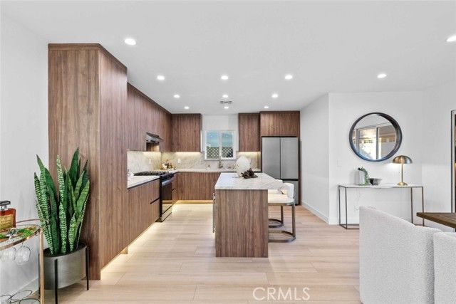 8372 Outland View Drive, Sun Valley (los Angeles), CA 91352