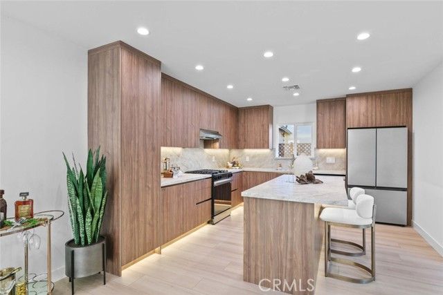 8372 Outland View Drive, Sun Valley (los Angeles), CA 91352