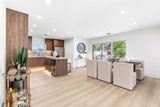 8372 Outland View Drive, Sun Valley (los Angeles), CA 91352