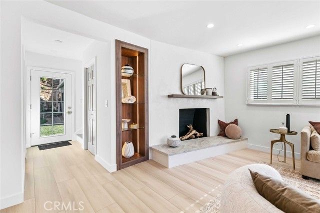 8372 Outland View Drive, Sun Valley (los Angeles), CA 91352